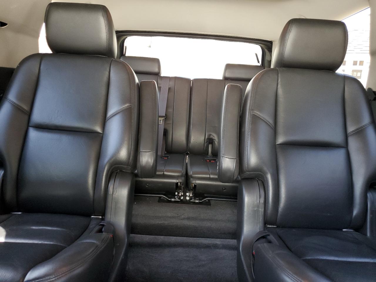 1GNSKCE02BR384365 2011 Chevrolet Tahoe K1500 Ltz