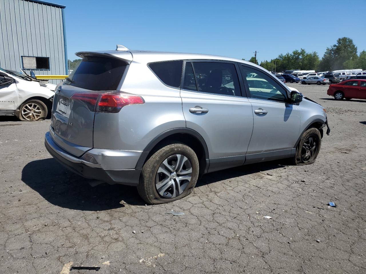 2018 Toyota Rav4 Le vin: JTMZFREVXJJ161935