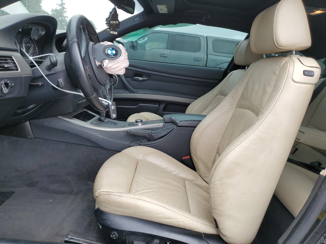 WBAKF9C58BE261611 2011 BMW 335 Xi