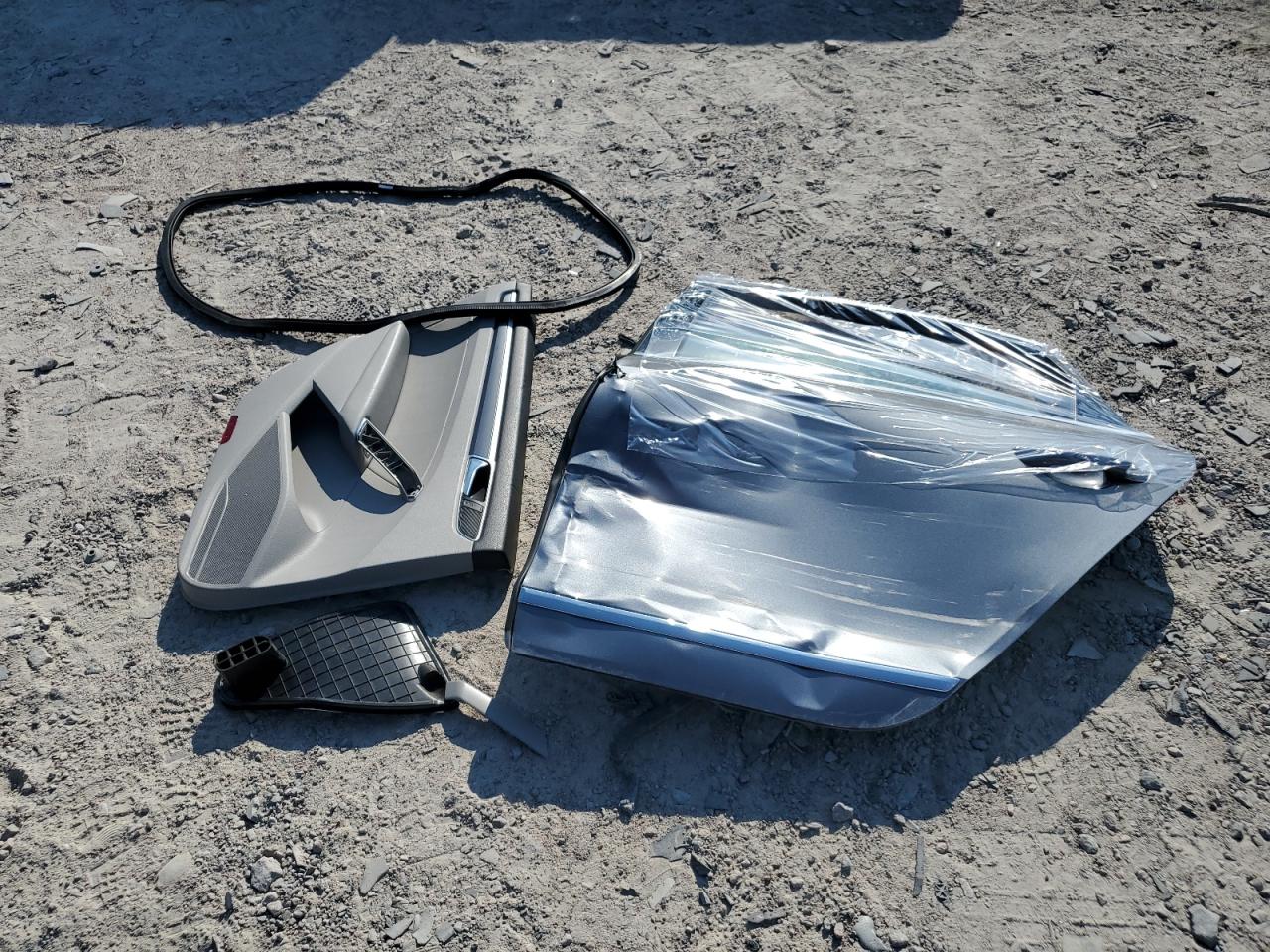 1VWDT7A33HC053812 2017 Volkswagen Passat R-Line