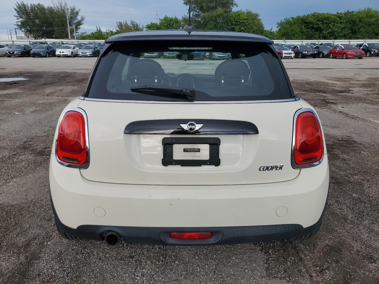 WMWXP5C52H3B77724 2017 Mini Cooper