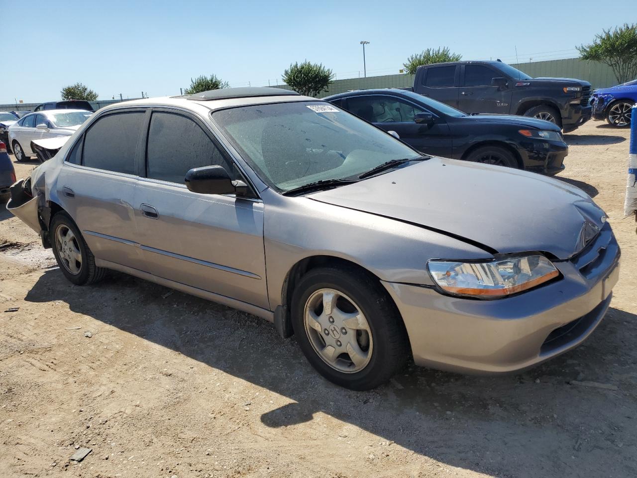 1HGCG5656YA008166 2000 Honda Accord Ex