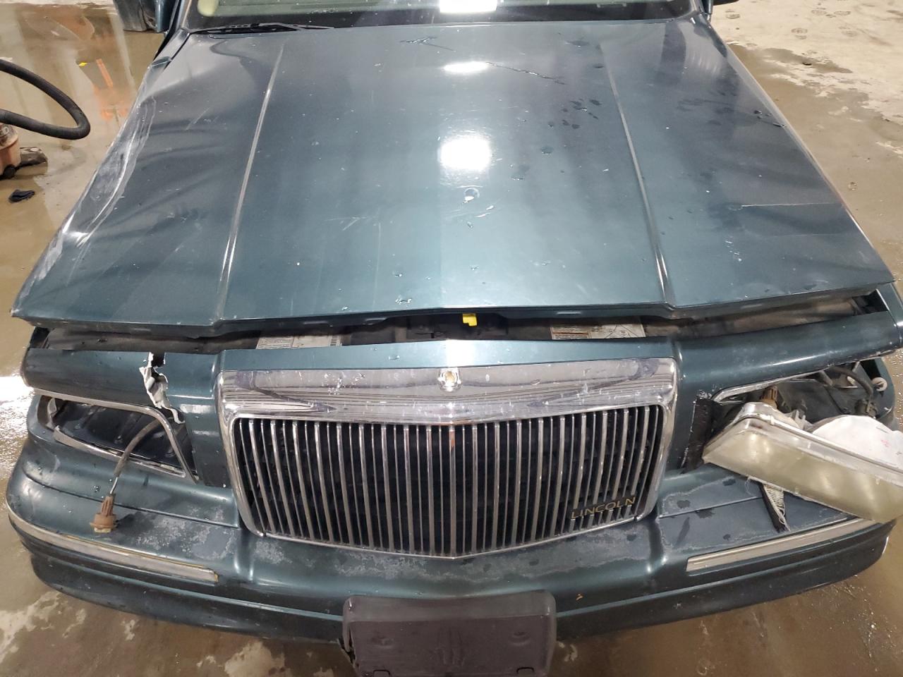1LNLM81W3SY747689 1995 Lincoln Town Car Executive