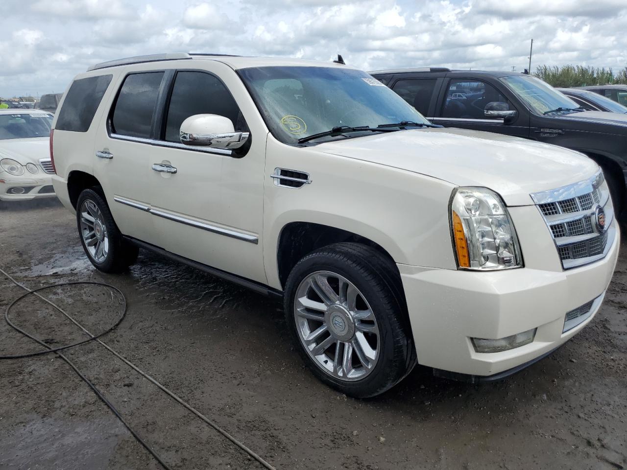 2014 Cadillac Escalade Platinum vin: 1GYS3DEF2ER135594