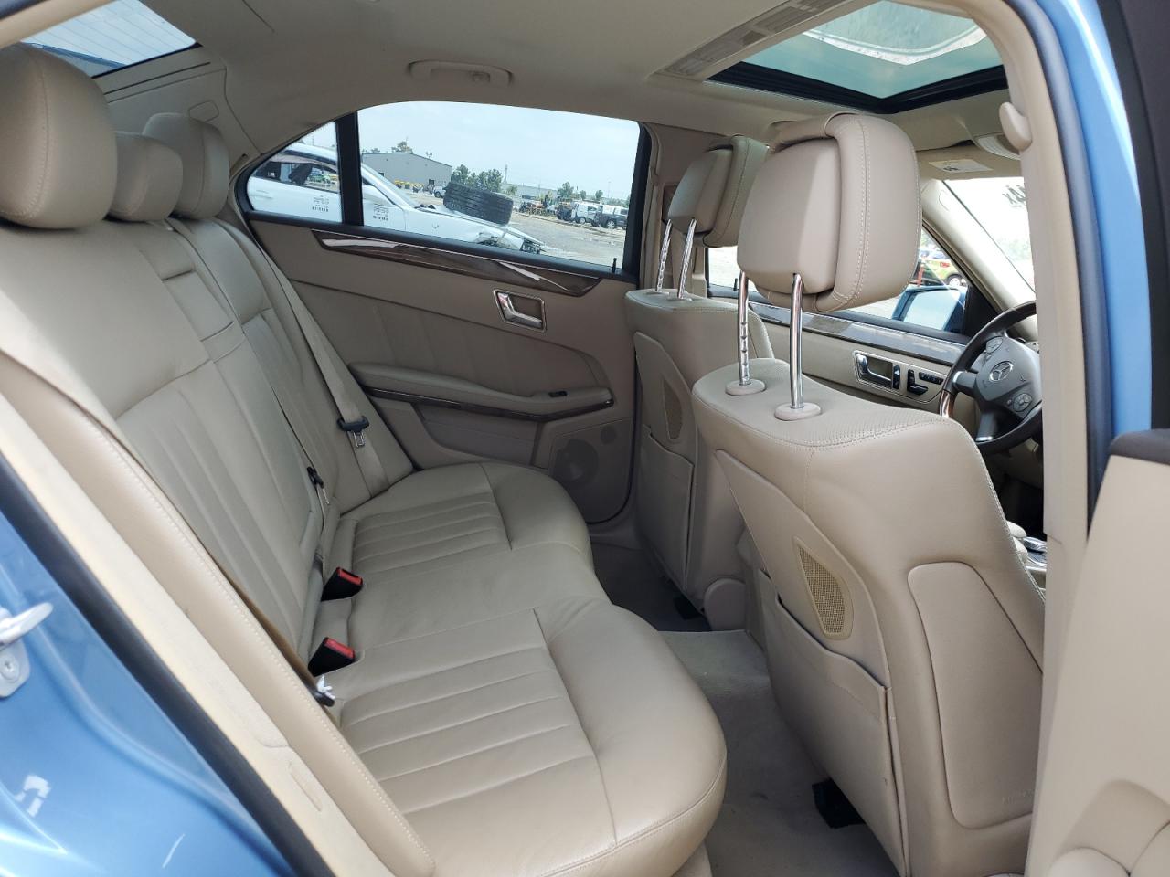 WDDHF9AB0AA261264 2018 Mercedes-Benz E 550 4Matic