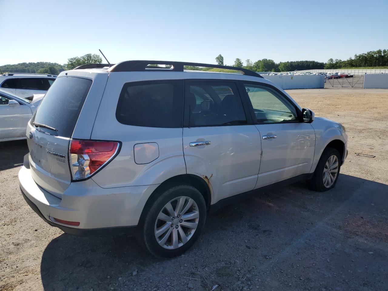 2013 Subaru Forester 2.5X Premium vin: JF2SHACC3DH439182