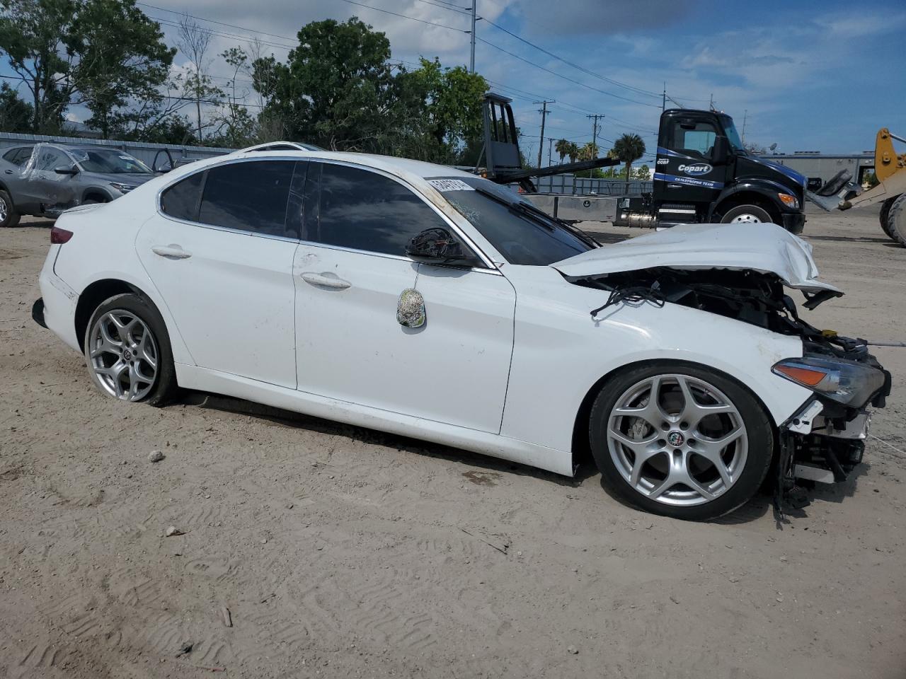 2018 Alfa Romeo Giulia Ti vin: ZARFAECN0J7576410