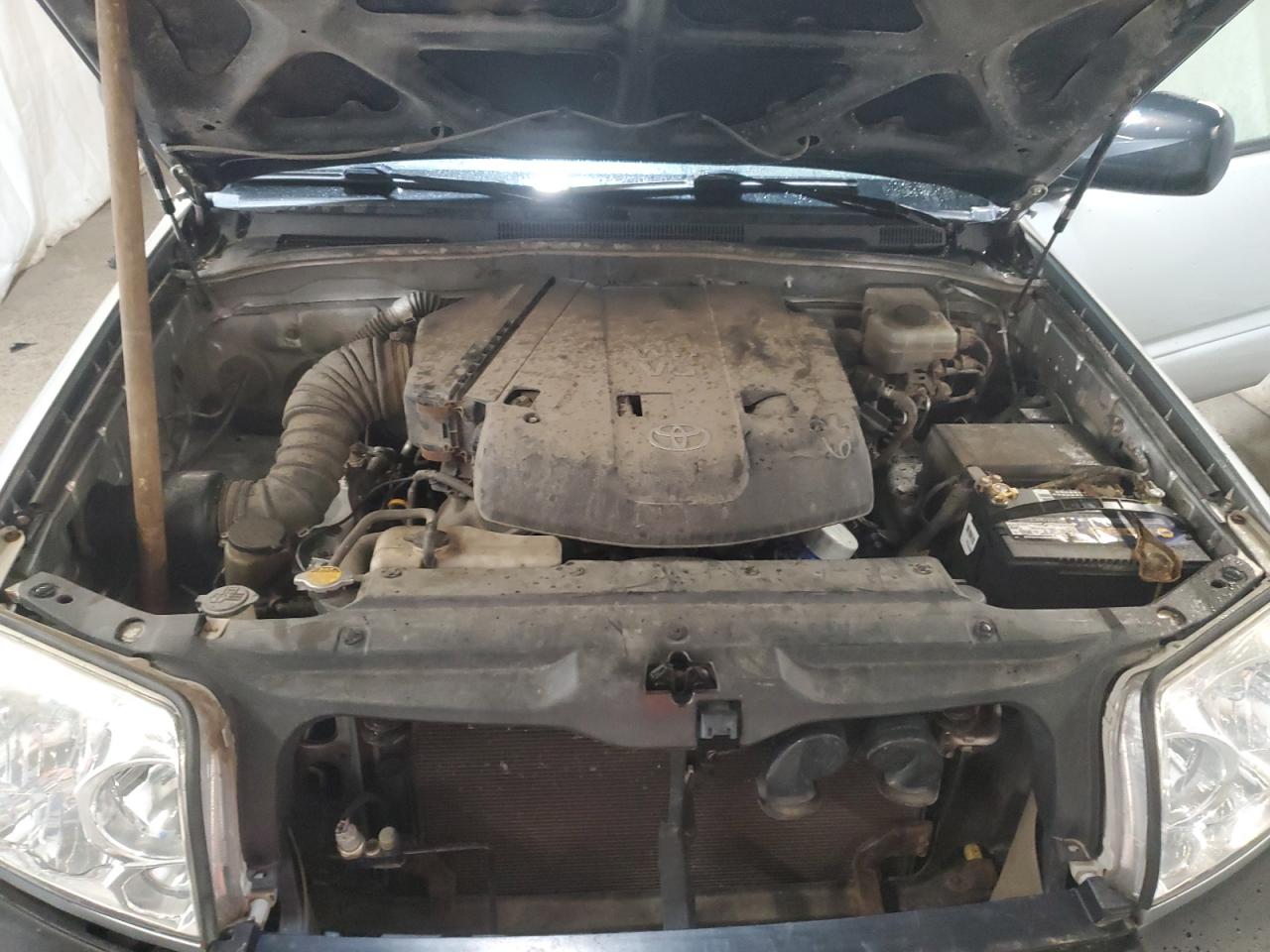 JTEBU14RX40052880 2004 Toyota 4Runner Sr5