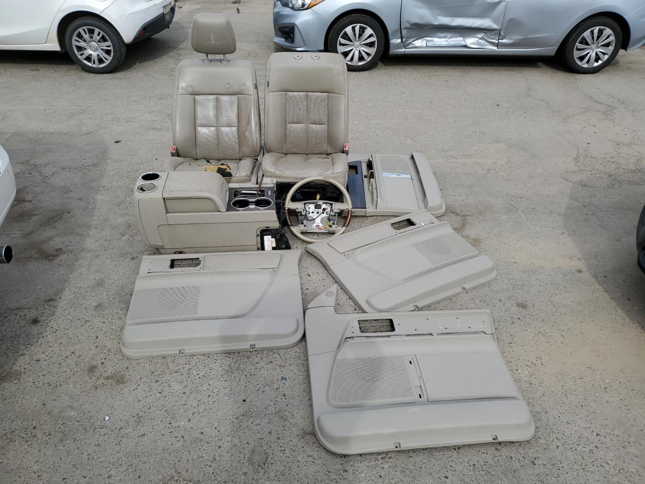 5LMJJ2J54AEJ03247 2010 Lincoln Navigator