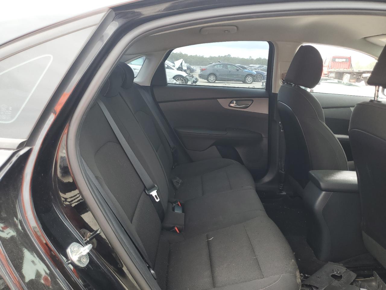 3KPF24ADXME290483 2021 Kia Forte Fe