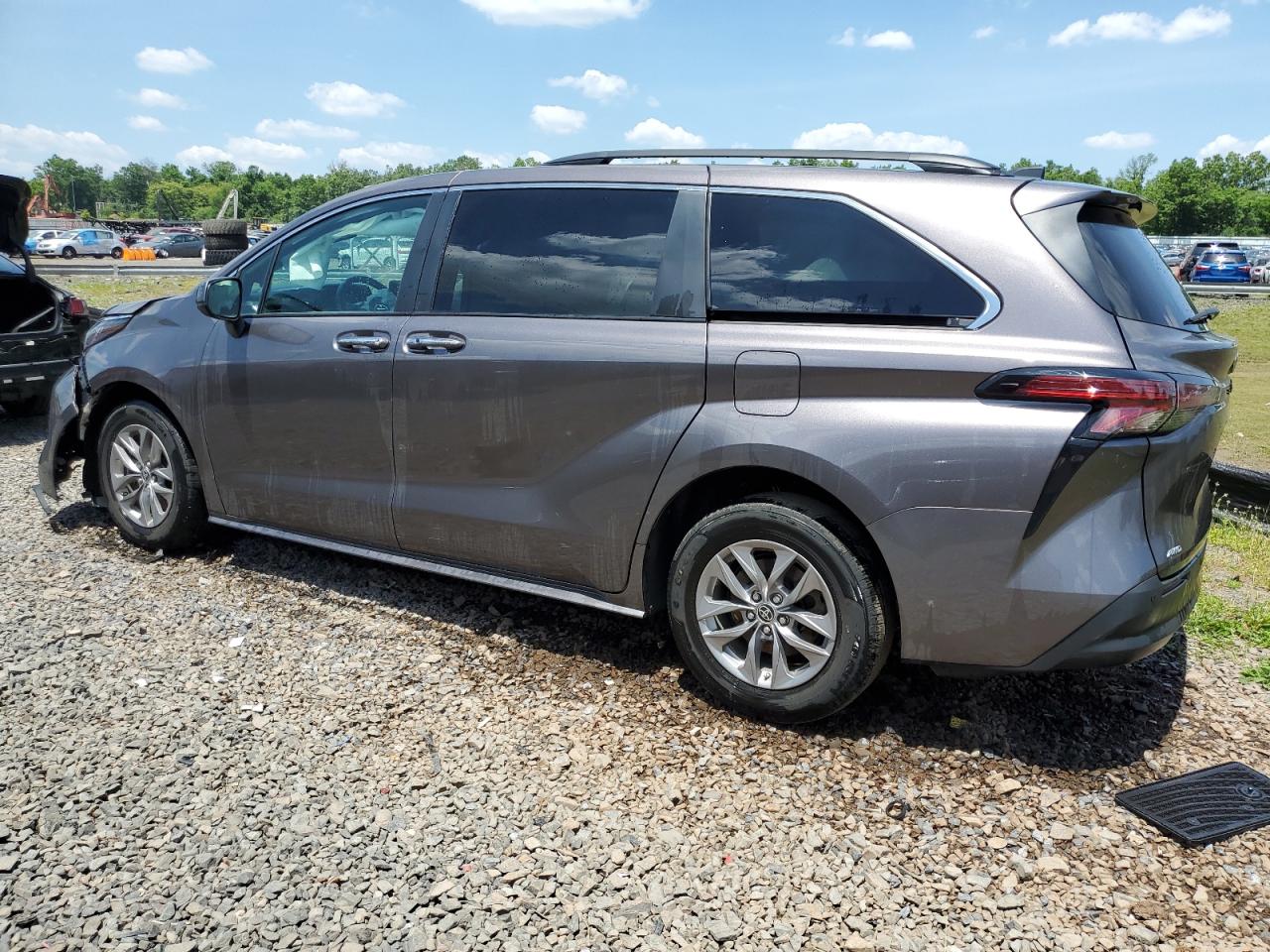 2022 Toyota Sienna Xle vin: 5TDYSKFC4NS047613