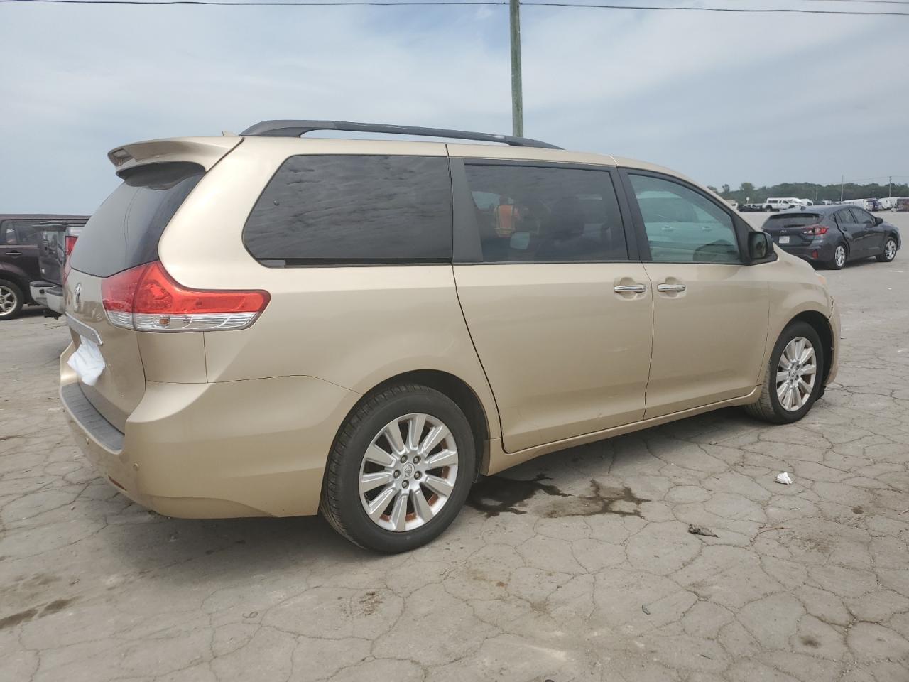 2012 Toyota Sienna Xle vin: 5TDDK3DC3CS040303