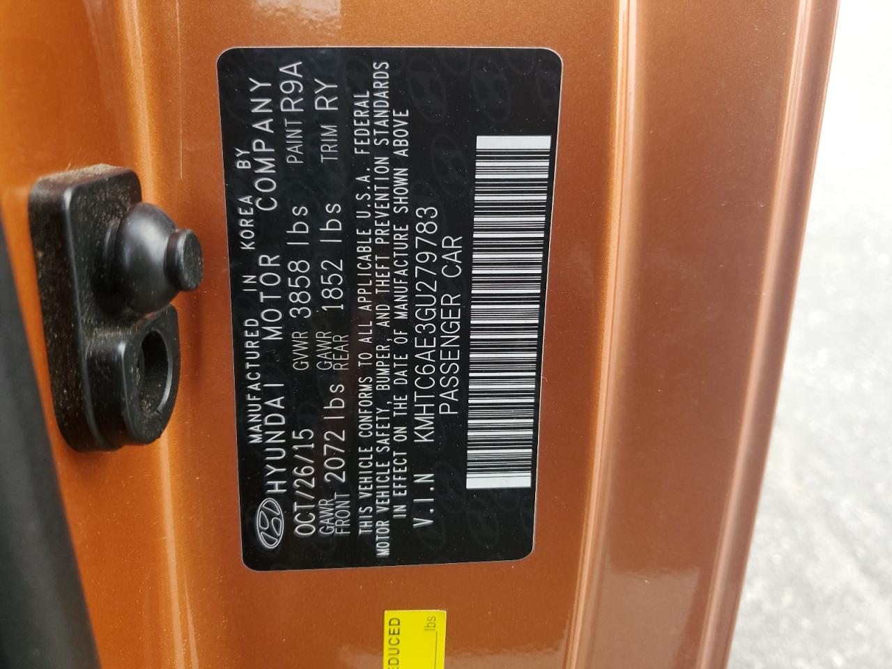 KMHTC6AE3GU279783 2016 Hyundai Veloster Turbo