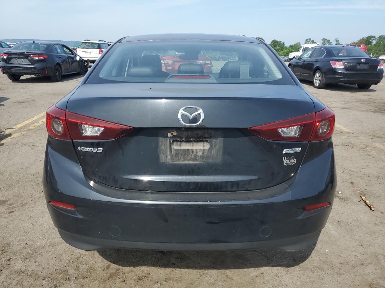 JM1BN1V78H1101086 2017 Mazda 3 Touring