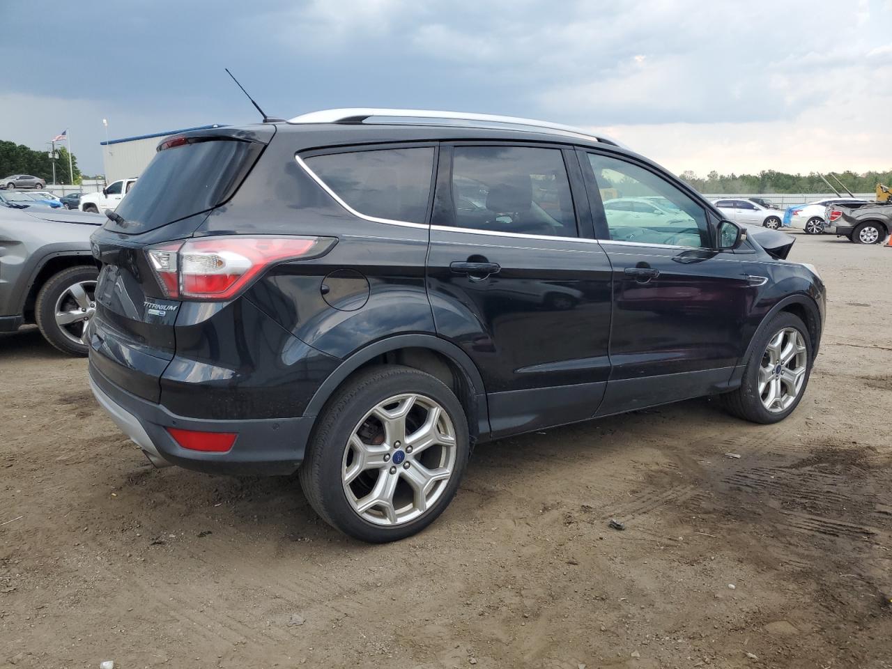 2017 Ford Escape Titanium vin: 1FMCU9J90HUB13112