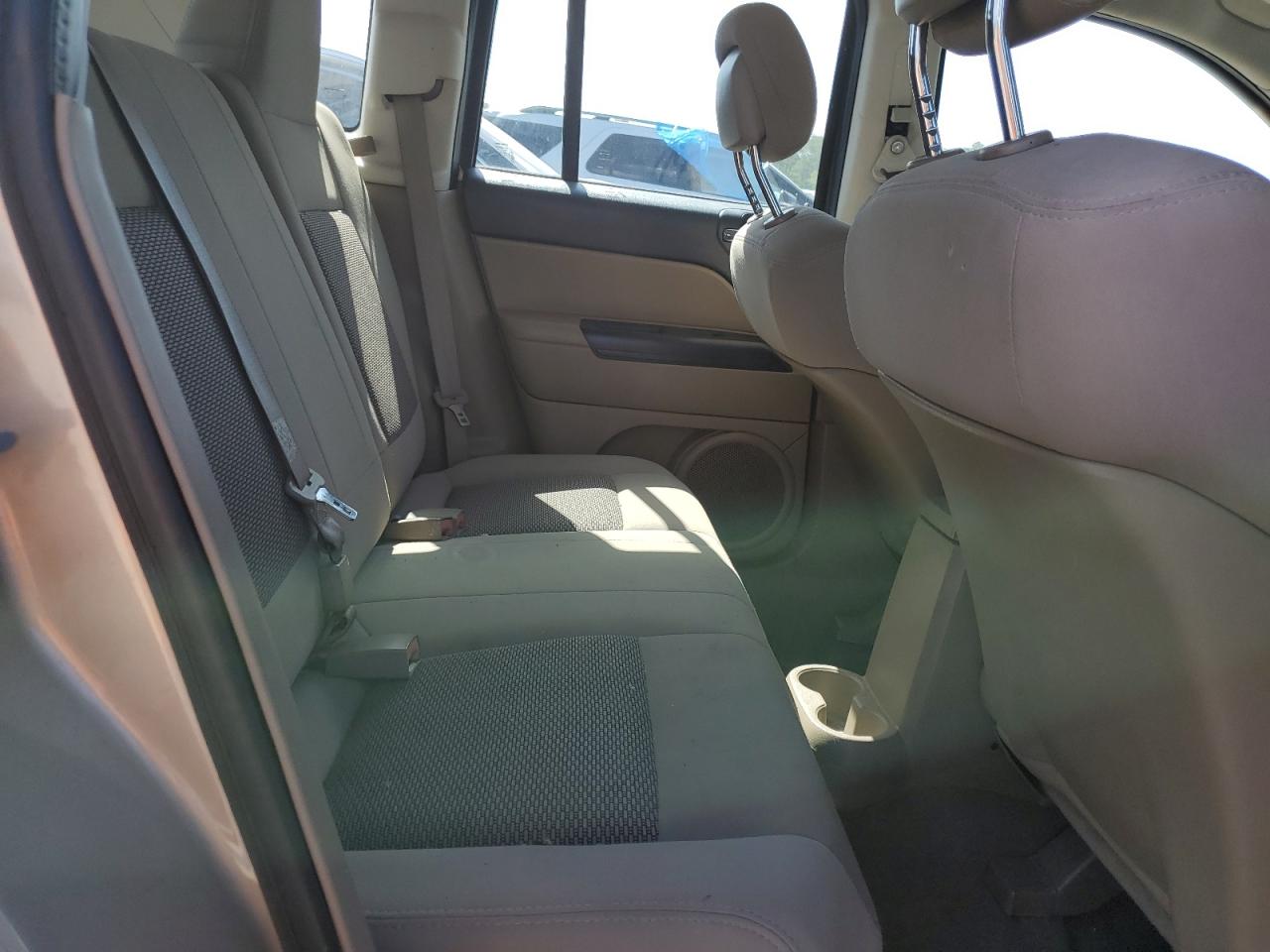 1J4NT4FBXAD601952 2010 Jeep Compass Sport