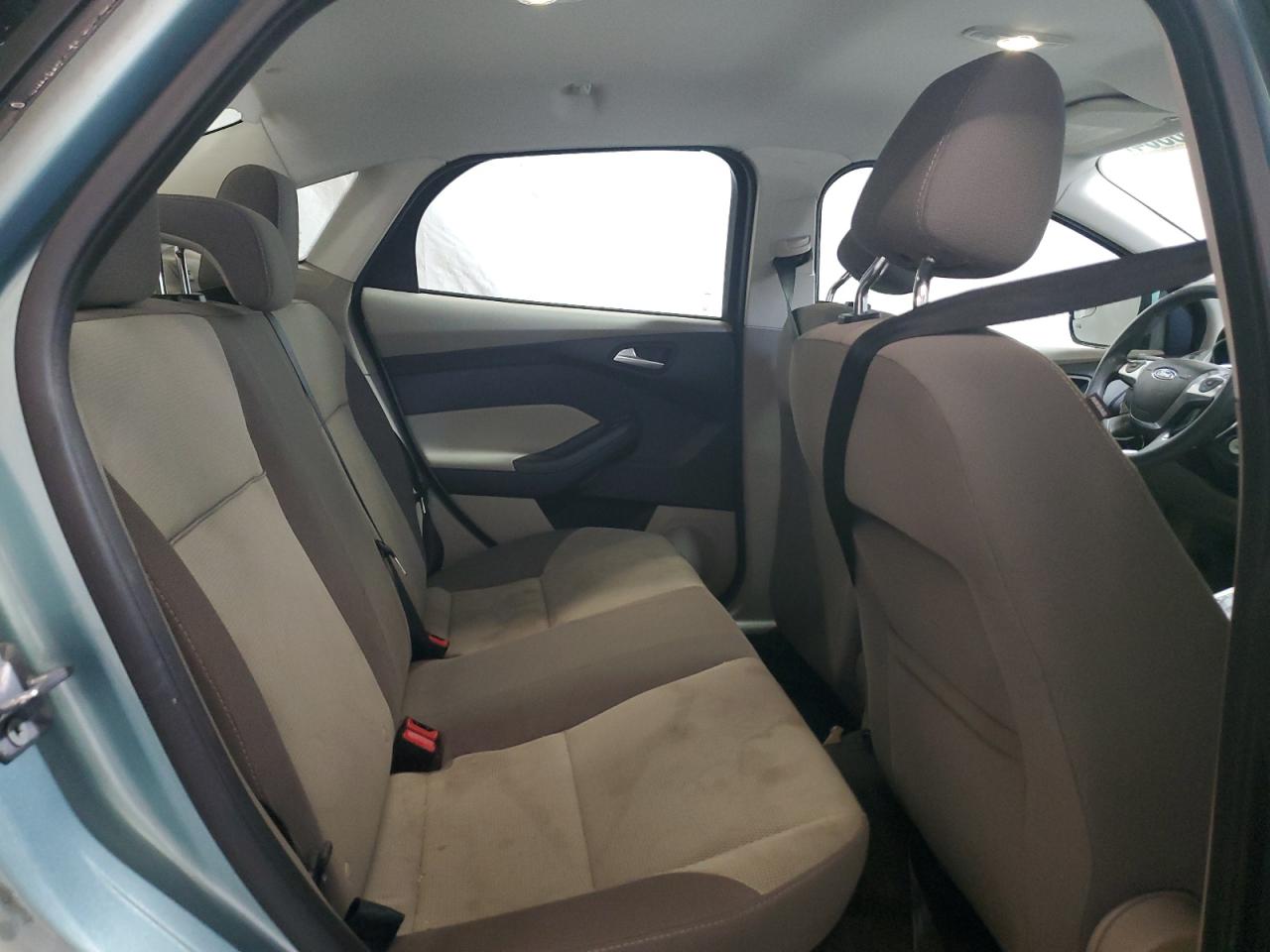 1FAHP3F26CL213519 2012 Ford Focus Se