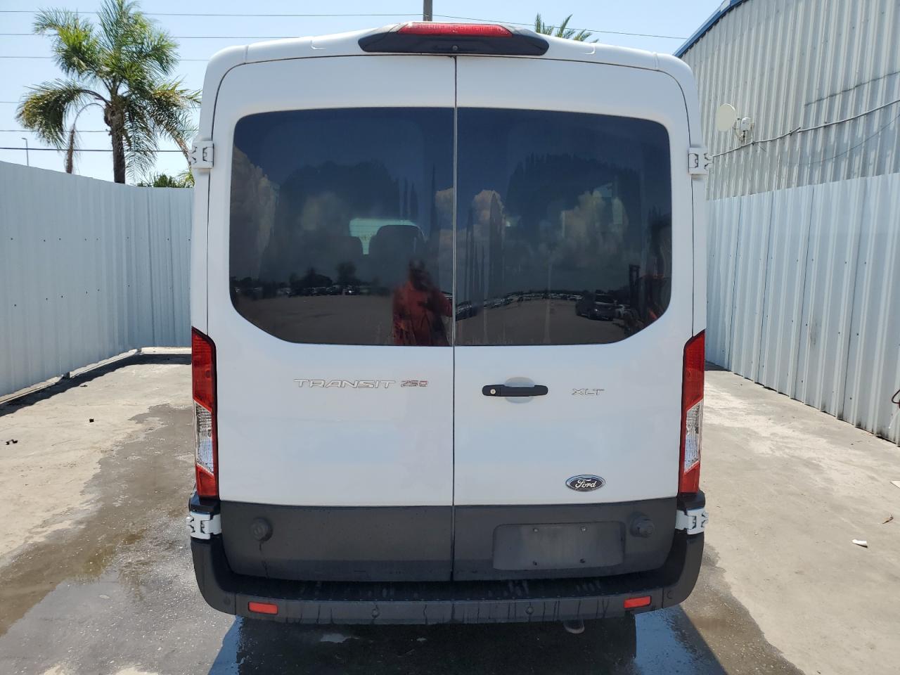 1FBAX2C89LKA23870 2020 Ford Transit T-350