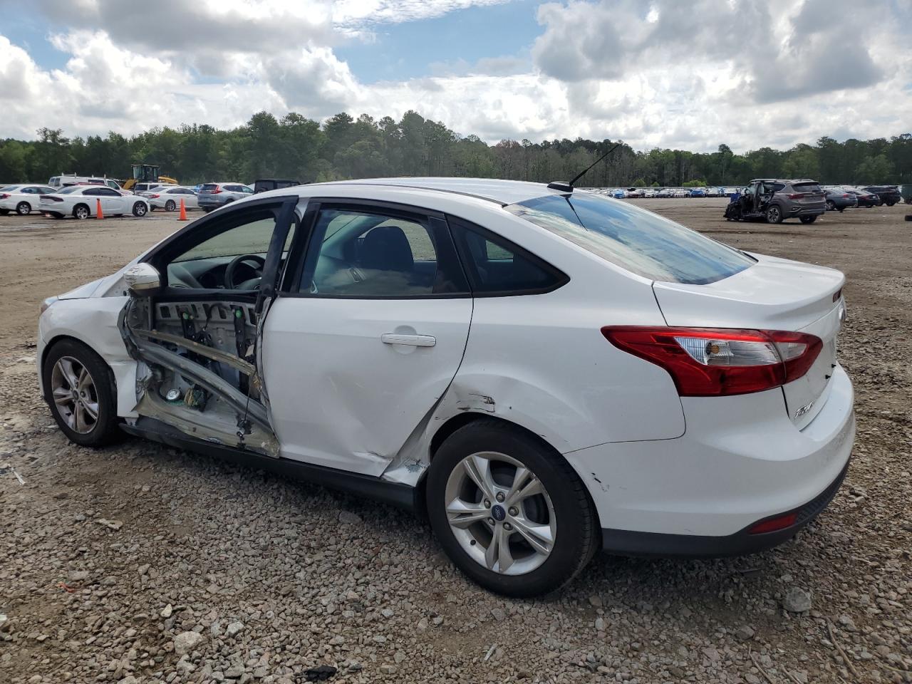 2014 Ford Focus Se vin: 1FADP3F27EL147757