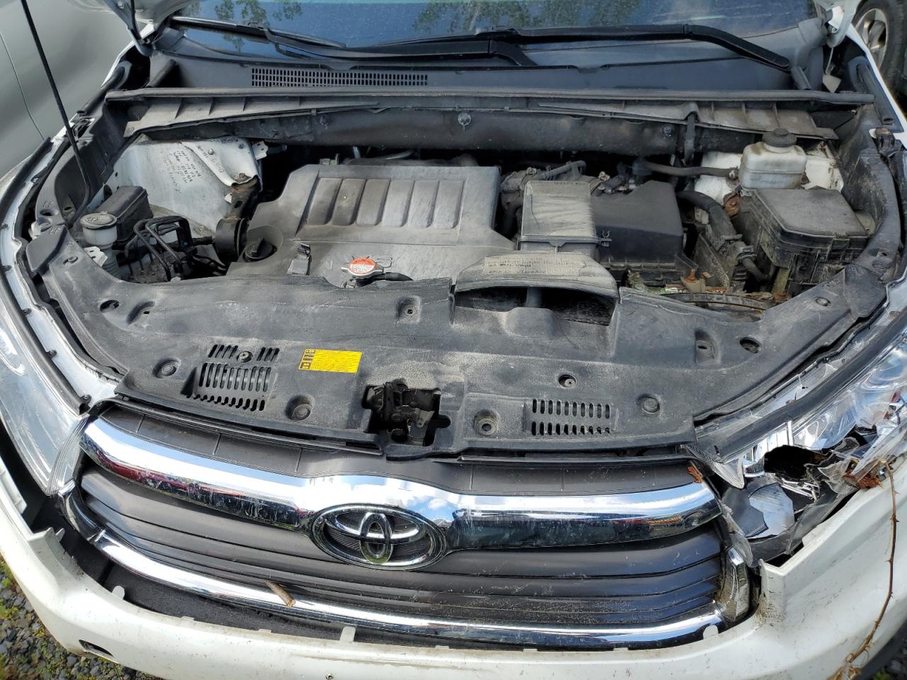 5TDJKRFH6GS300813 2016 Toyota Highlander Xle