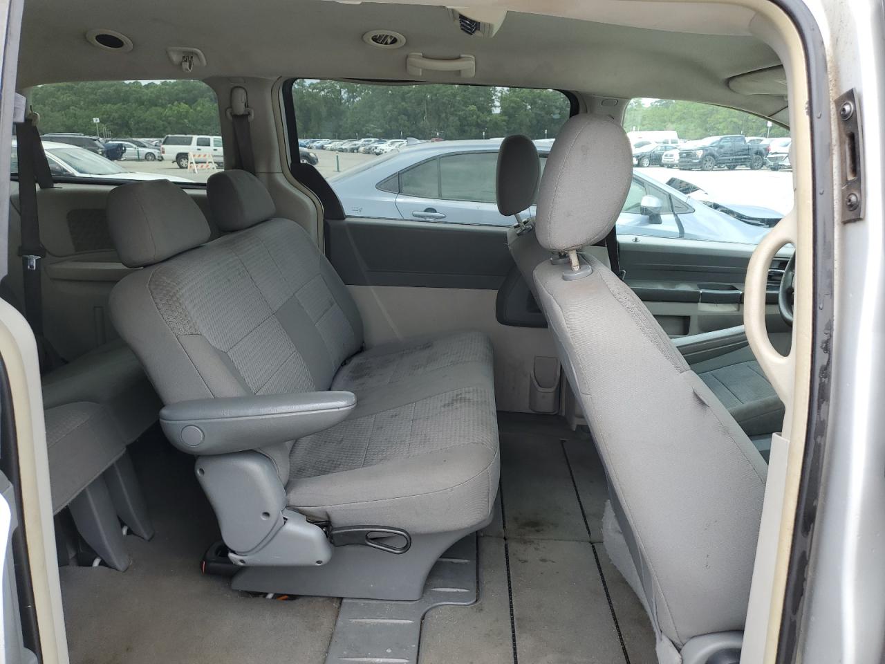 2A8HR44H88R781845 2008 Chrysler Town & Country Lx