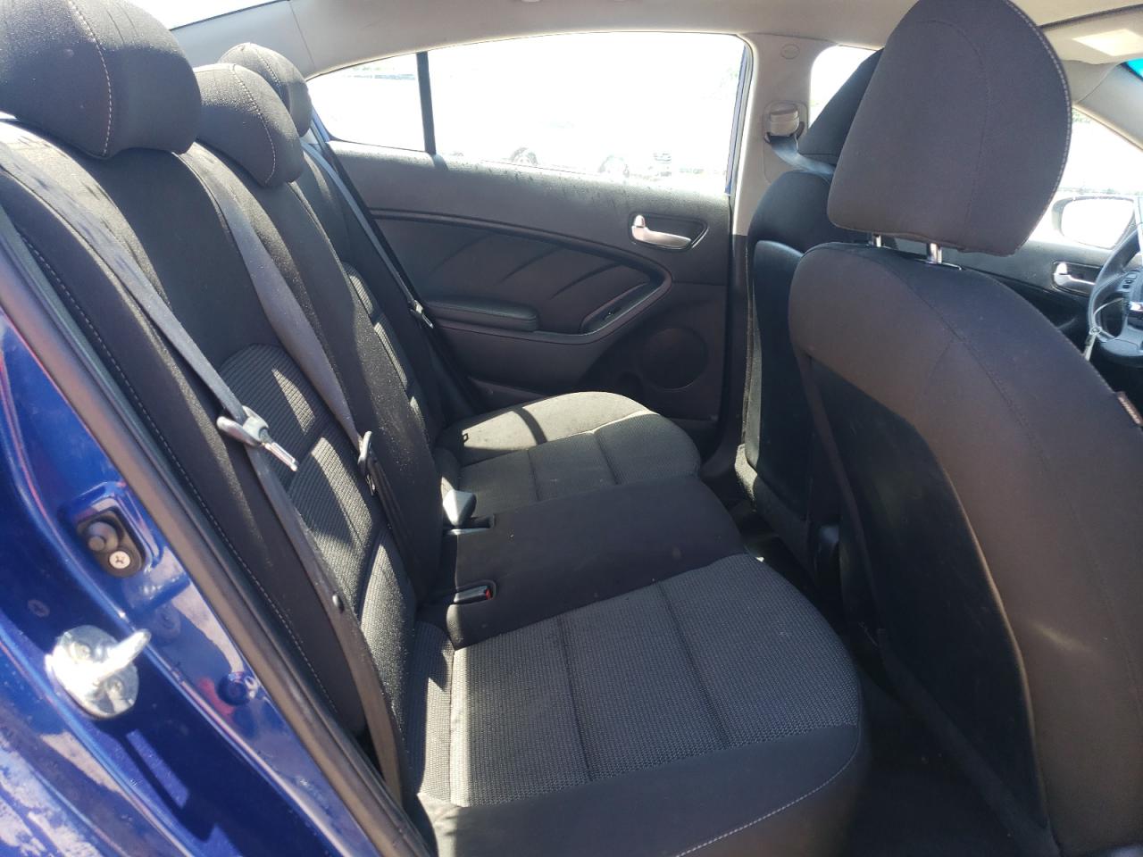 3KPFK4A74HE122645 2017 Kia Forte Lx