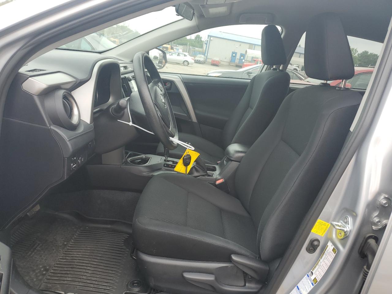 2T3BFREV3HW639268 2017 Toyota Rav4 Le