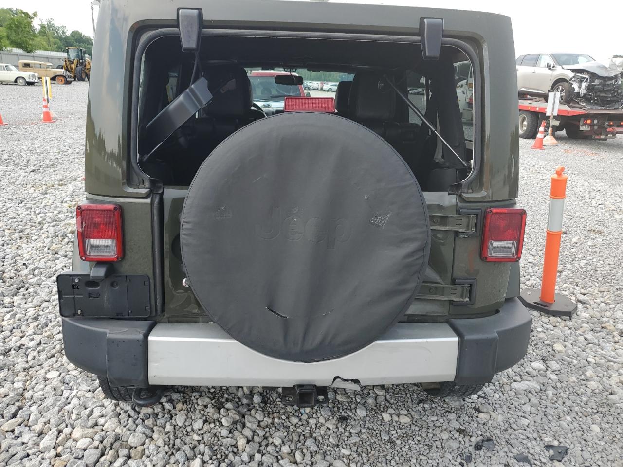 1C4HJWEG9FL753056 2015 Jeep Wrangler Unlimited Sahara