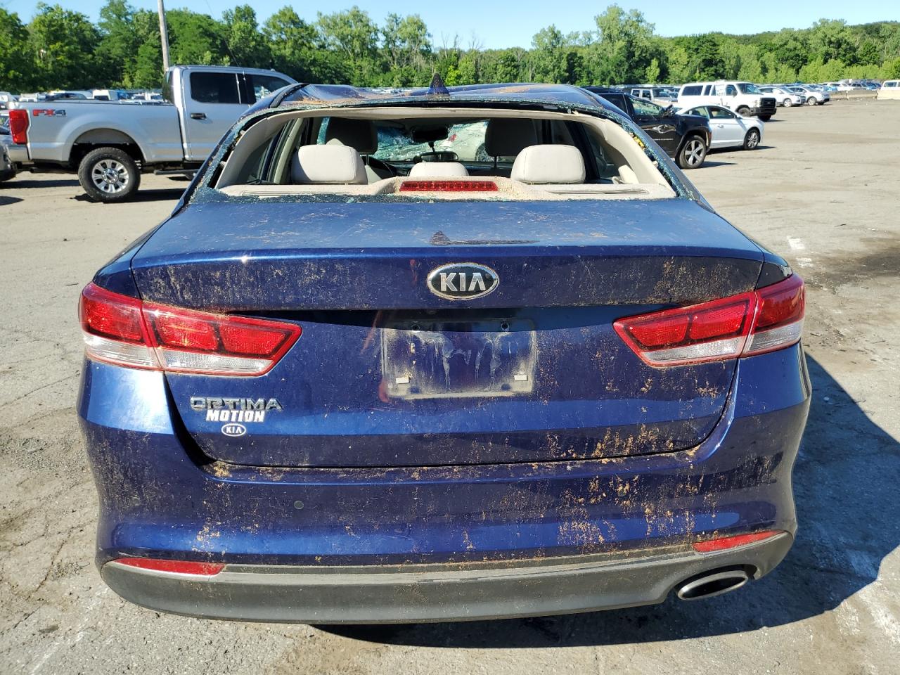 5XXGT4L35JG264611 2018 Kia Optima Lx