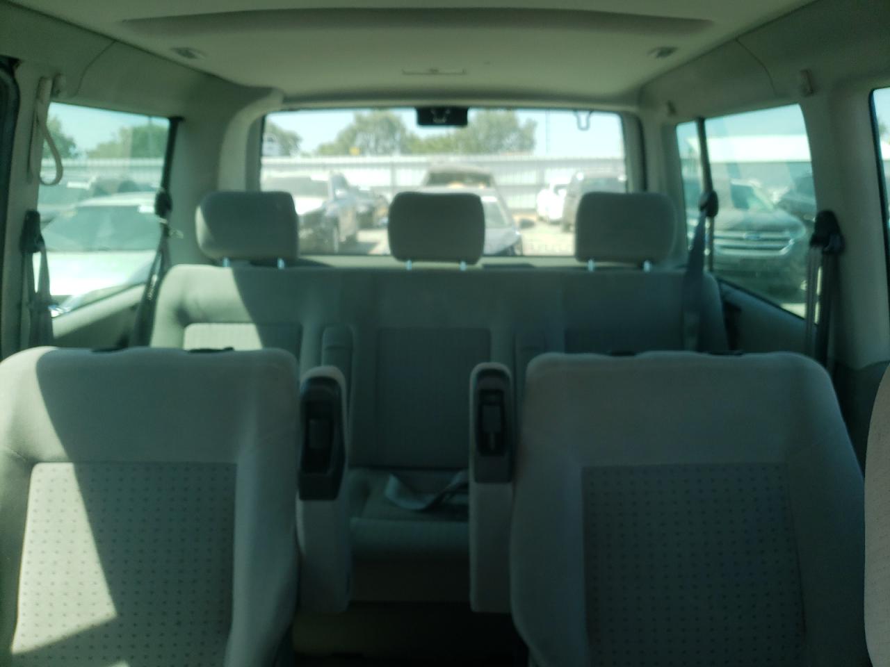 WV2KB47021H157162 2001 Volkswagen Eurovan Gls