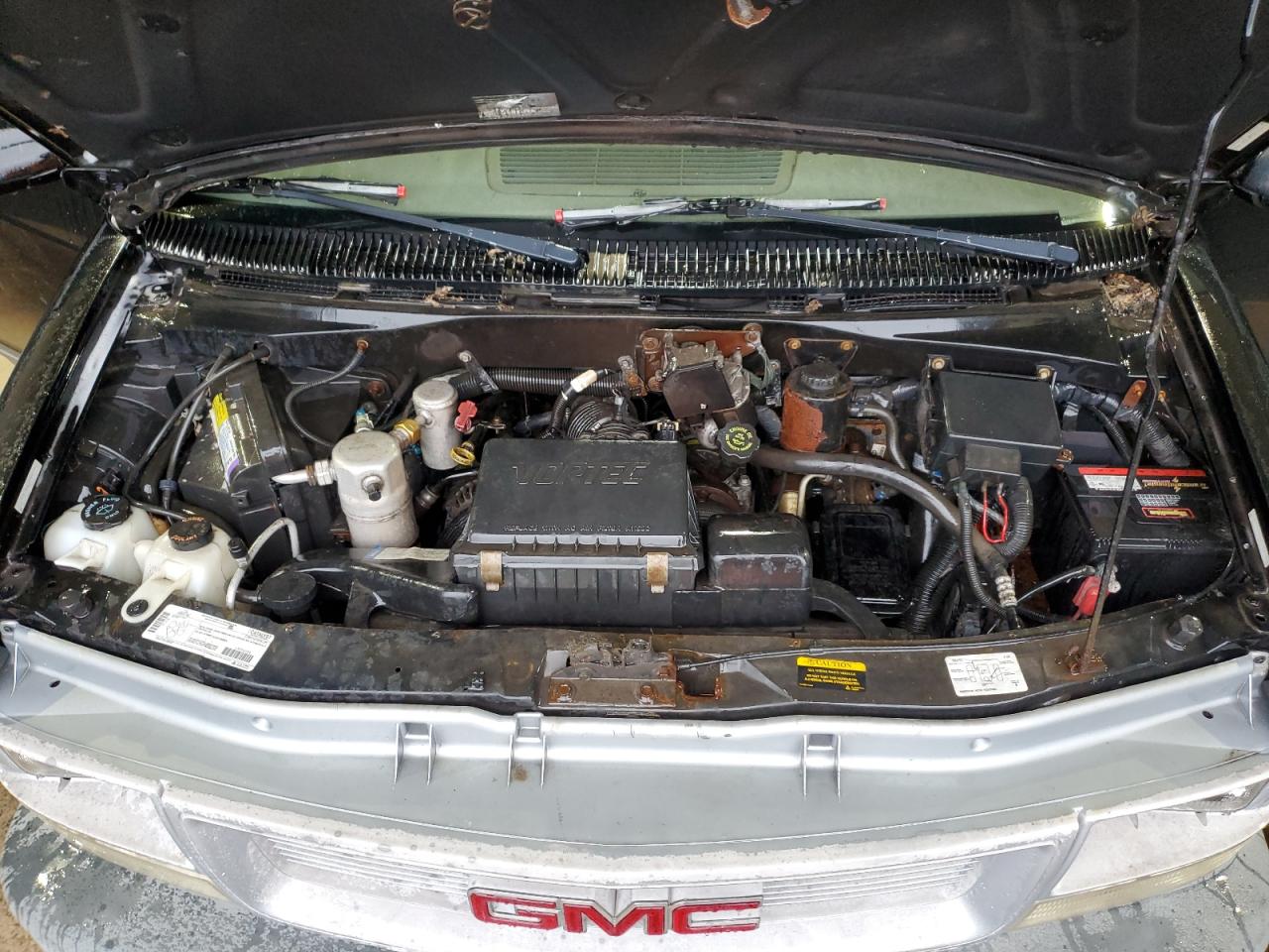 1GTDL19W6WB521047 1998 GMC Safari Xt