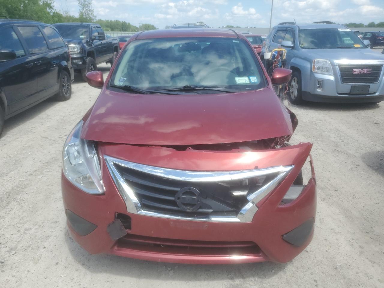 3N1CN7AP9JL815422 2018 Nissan Versa S