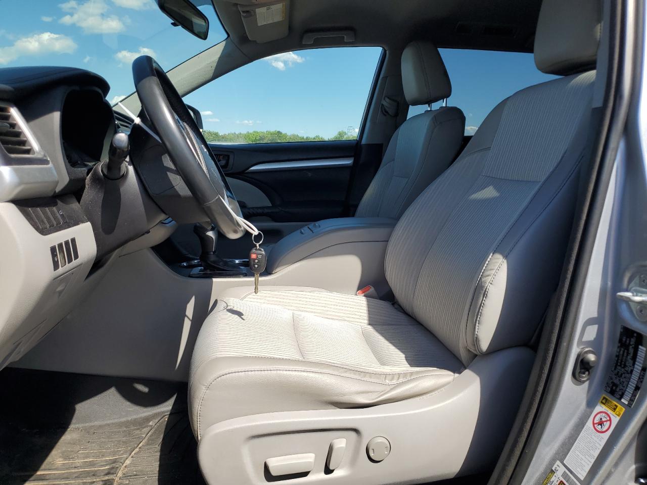 5TDBKRFH5FS072287 2015 Toyota Highlander Le