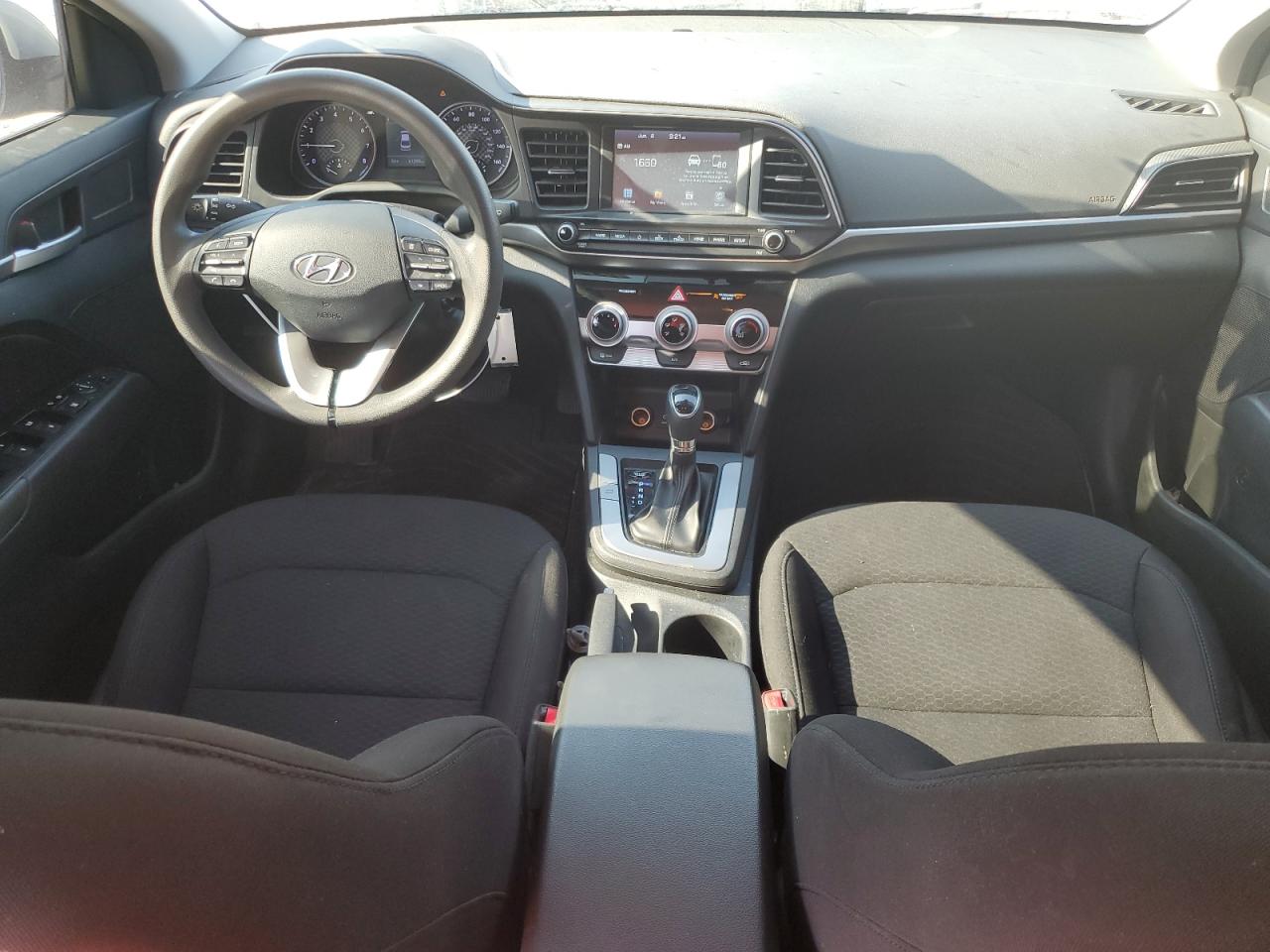 5NPD84LF0KH440145 2019 Hyundai Elantra Sel
