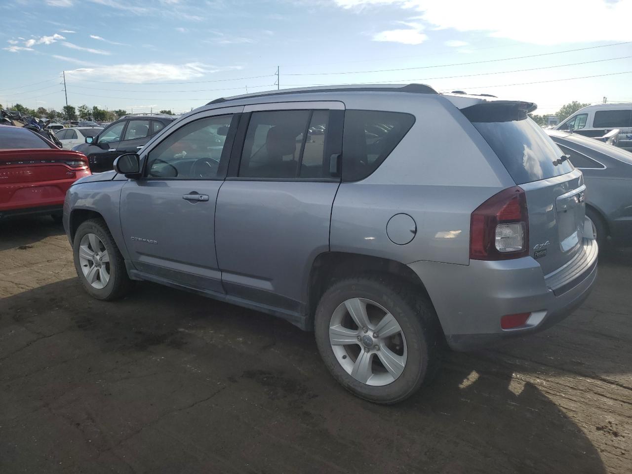 2017 Jeep Compass Latitude vin: 1C4NJDEB3HD104619