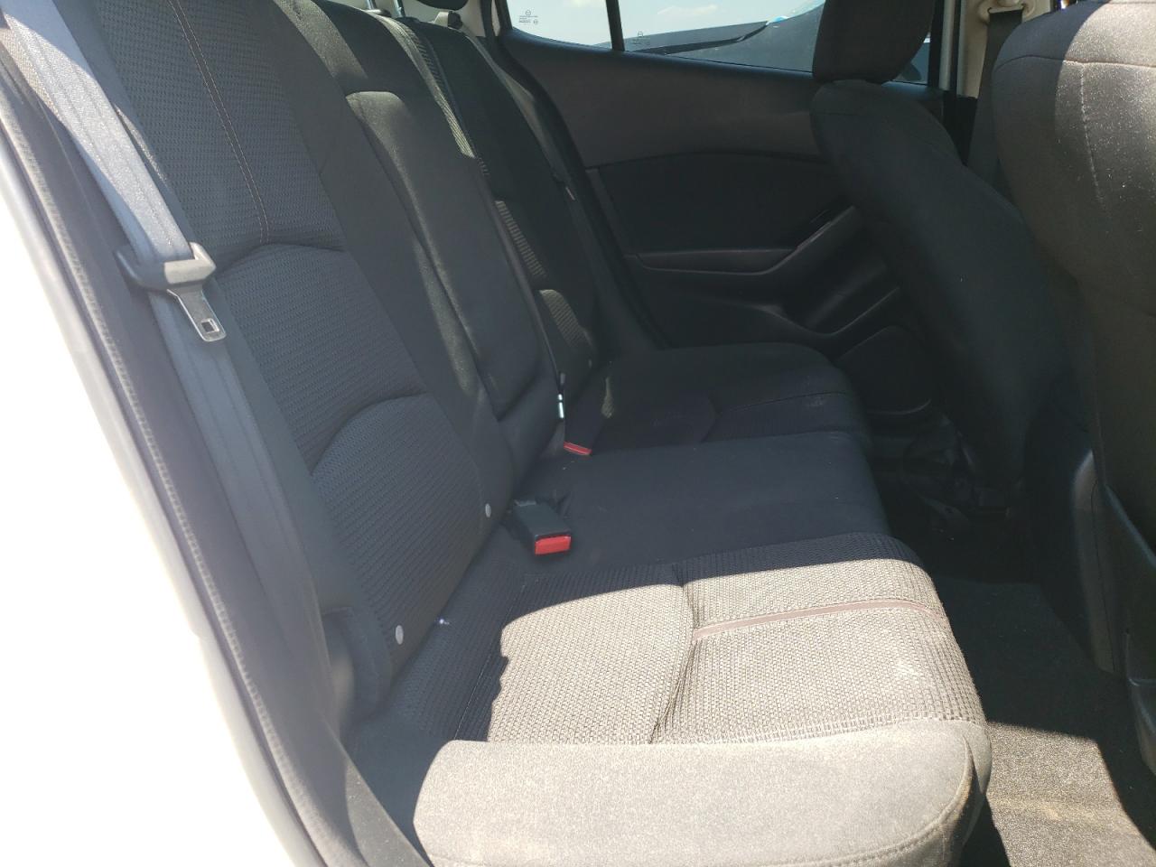 3MZBN1U74JM230935 2018 Mazda 3 Sport