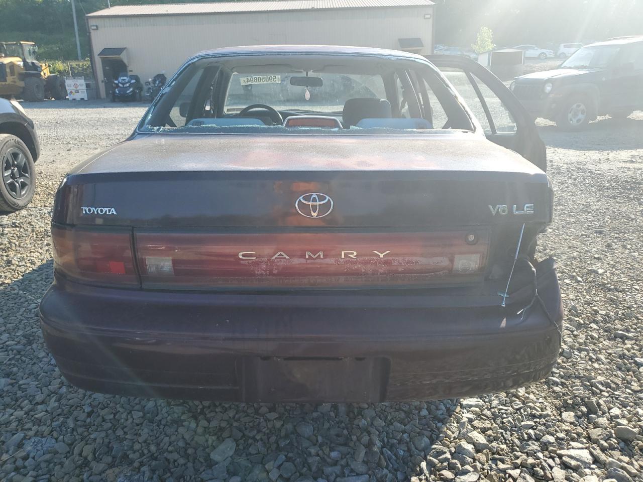 4T1VK12E6NU003141 1992 Toyota Camry Le