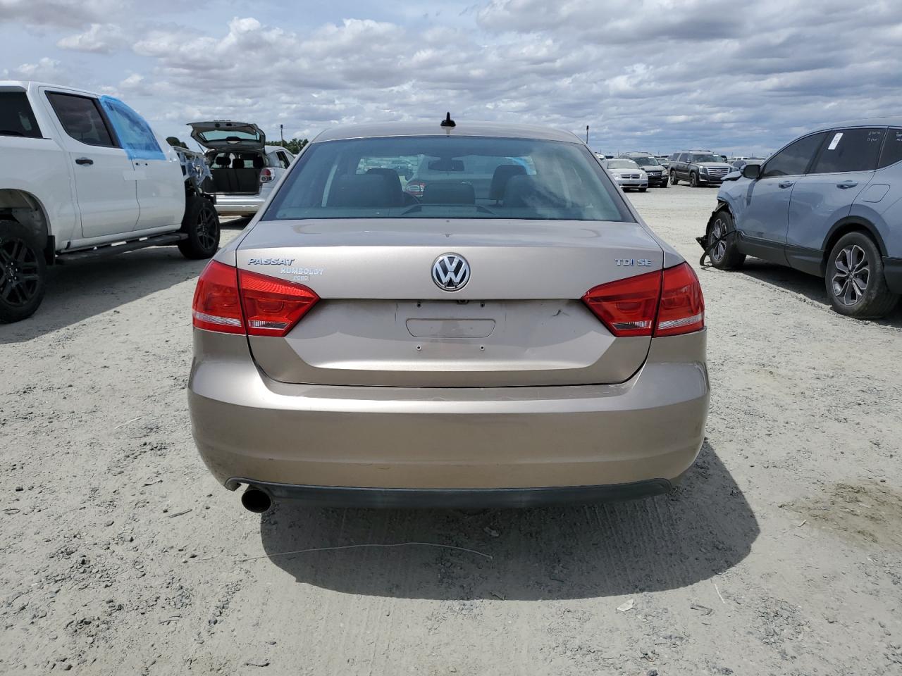 1VWBV7A34FC032501 2015 Volkswagen Passat Se