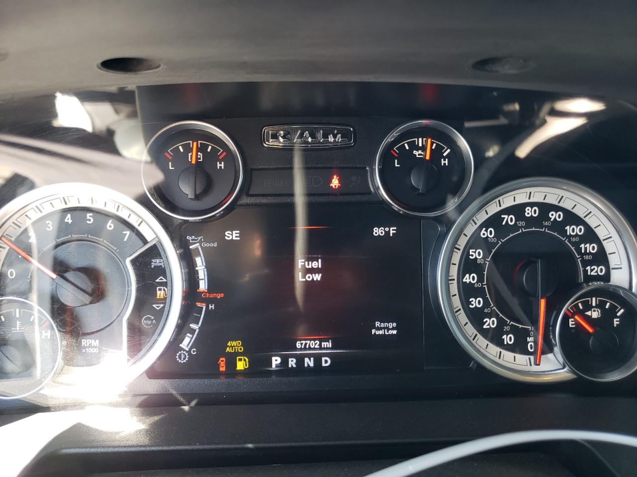 1C6RR7LG3HS553828 2017 Ram 1500 Slt