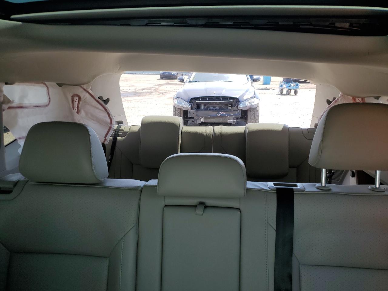 1V2MR2CA9JC556863 2018 Volkswagen Atlas Sel