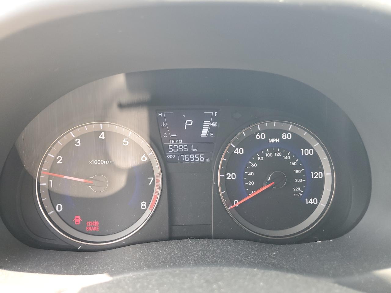 KMHCU4AE2DU320773 2013 Hyundai Accent Gls