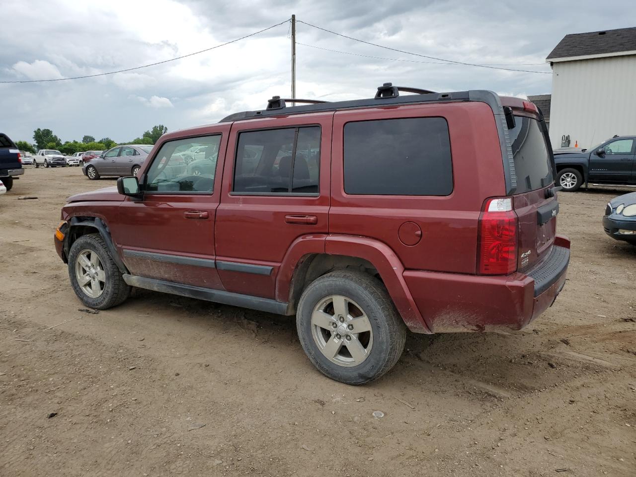 1J8HG48K28C210596 2008 Jeep Commander Sport