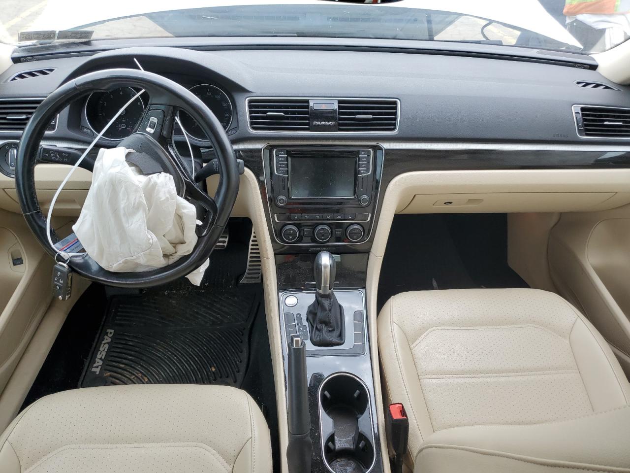 1VWMA7A36KC006934 2019 Volkswagen Passat Se R-Line