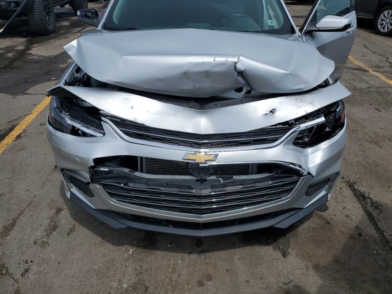 1G1ZD5ST2JF201695 2018 Chevrolet Malibu Lt
