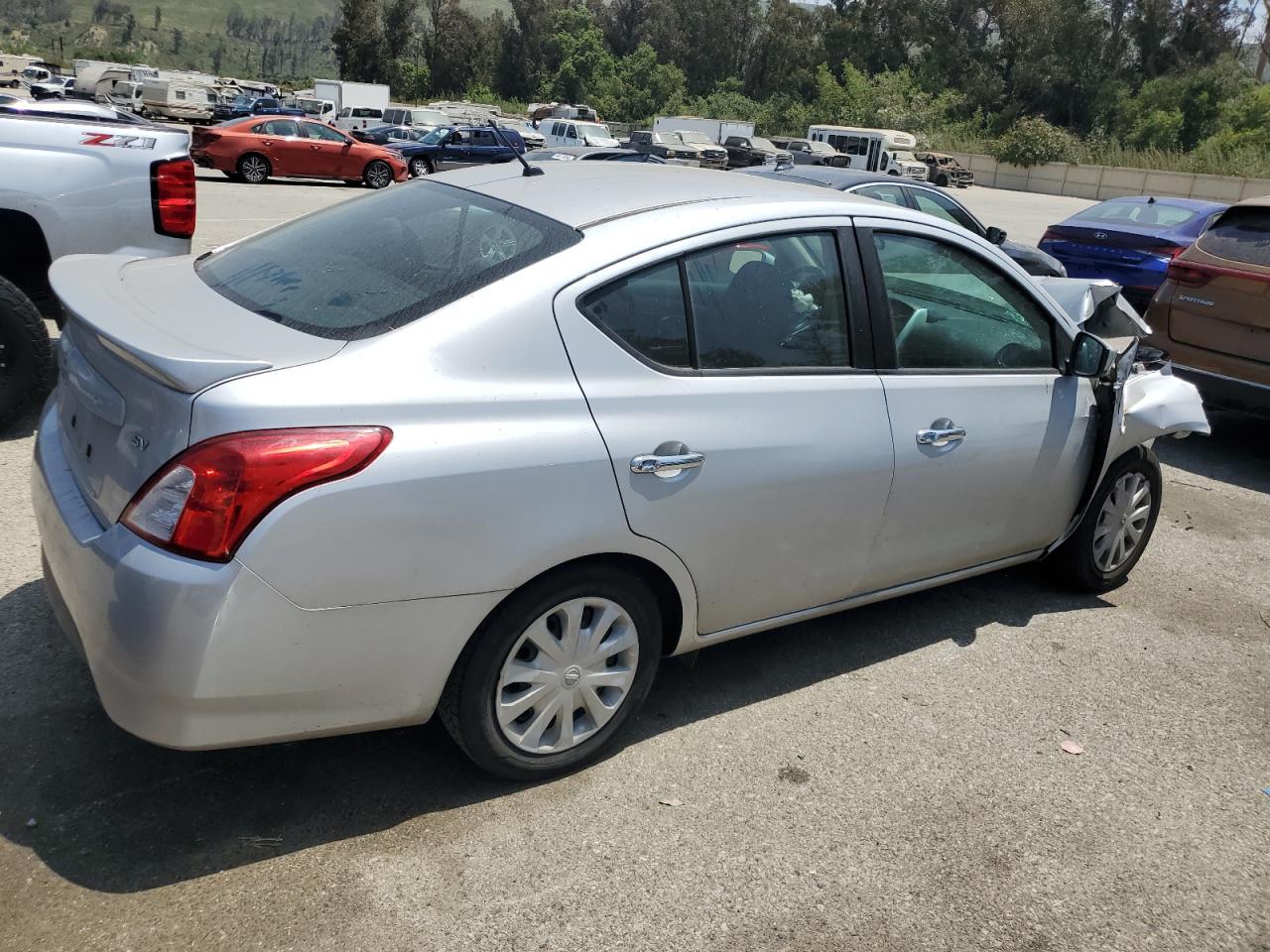 3N1CN7AP1KL832779 2019 Nissan Versa S