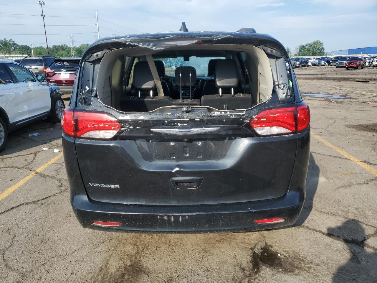 2C4RC1DG9LR260791 2020 Chrysler Voyager Lxi