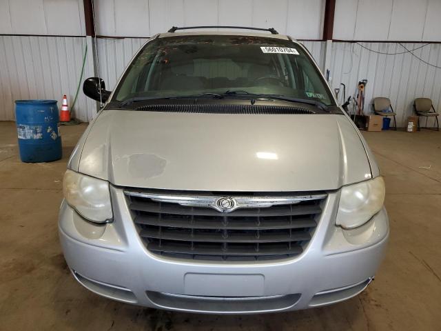 2005 Chrysler Town & Country Touring VIN: 2C8GP54L85R262243 Lot: 56010704