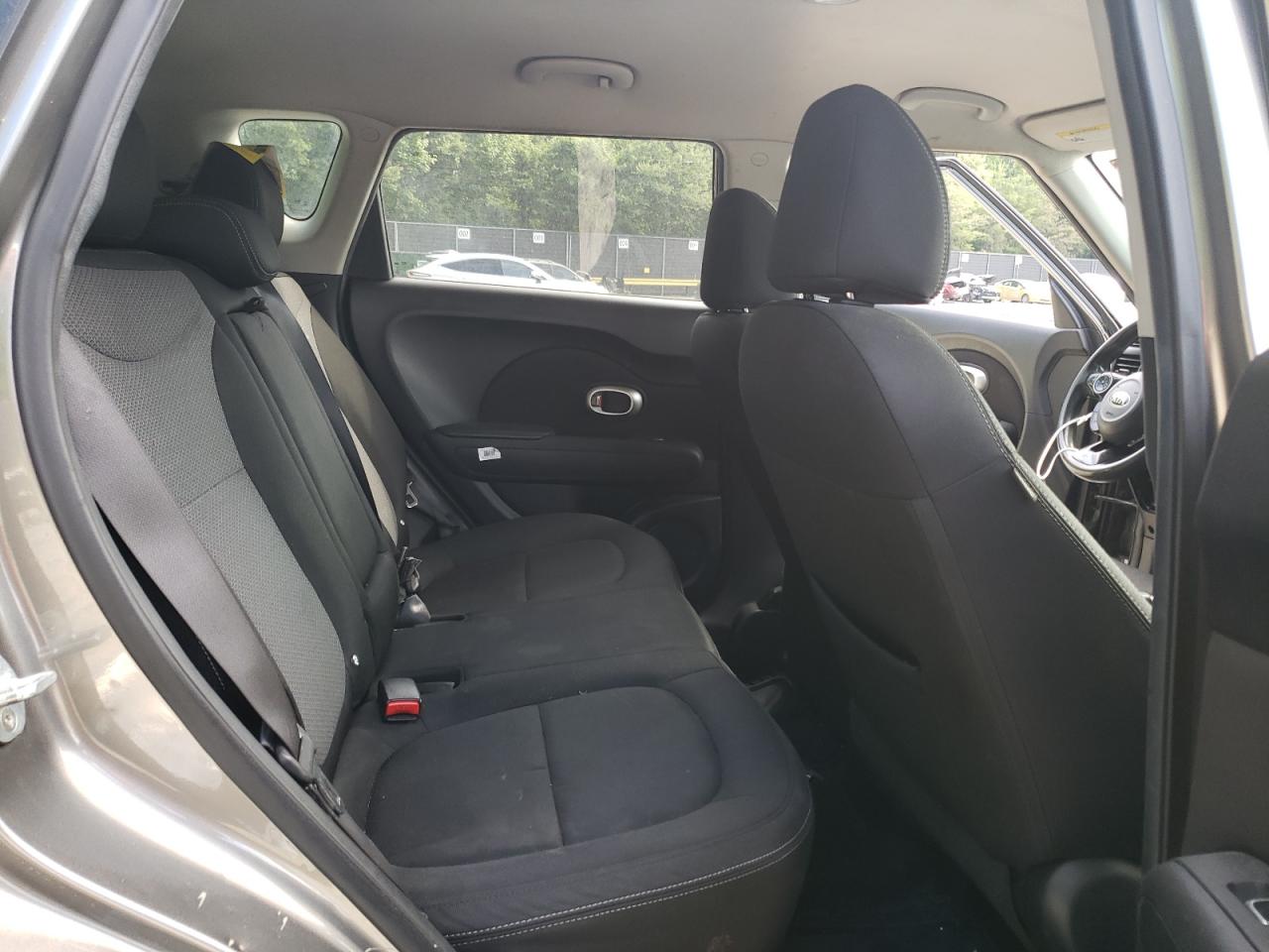 KNDJP3A53J7512727 2018 Kia Soul +