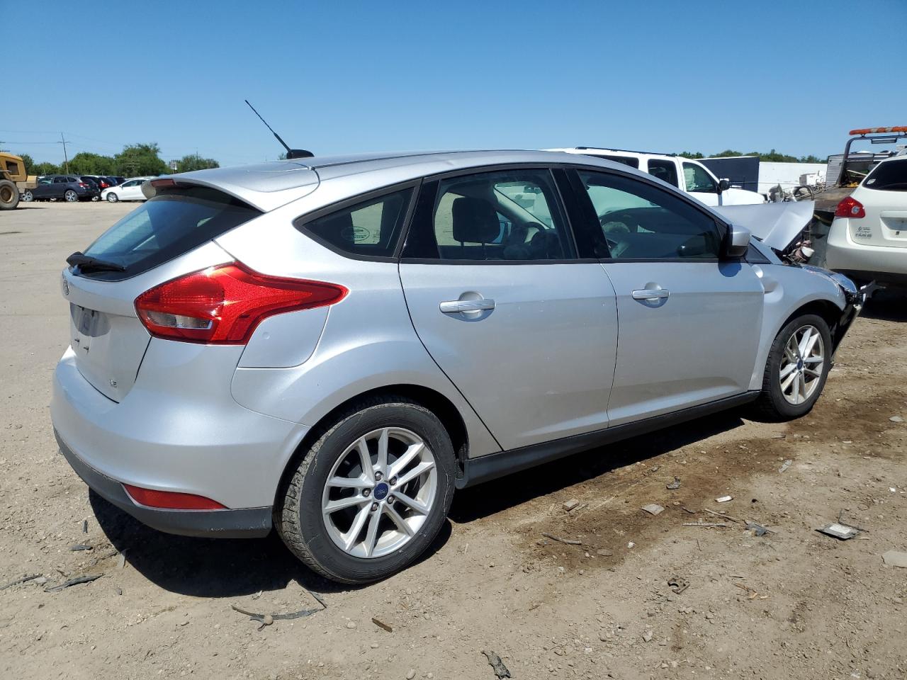 1FADP3K2XJL293327 2018 Ford Focus Se