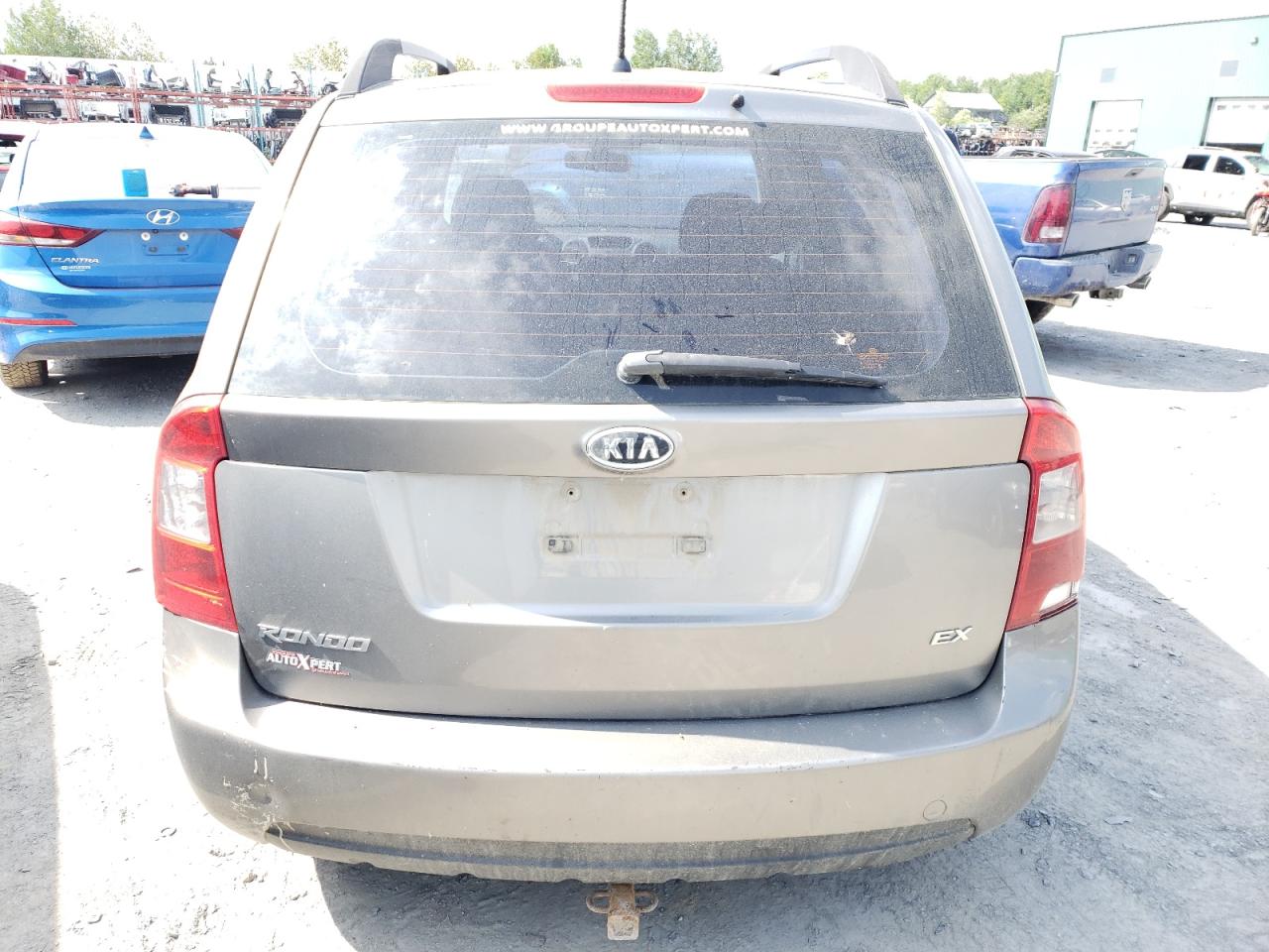 KNAHH8C89A7323206 2010 Kia Rondo Ex